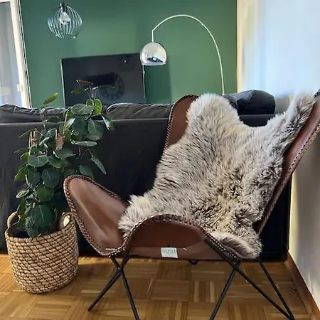 *dlc: Exklusives Clubapartment Mit Privatparkplatz Apartment *