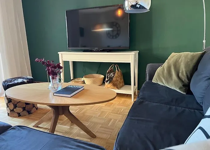 *dlc: Exklusives Clubapartment Mit Privatparkplatz
